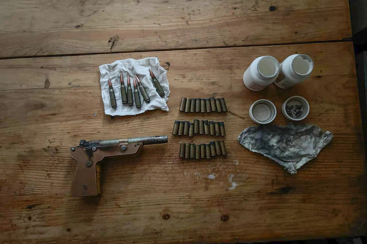 В Донецке полиция изъяла у местного жителя самодельный пистолет и патроны