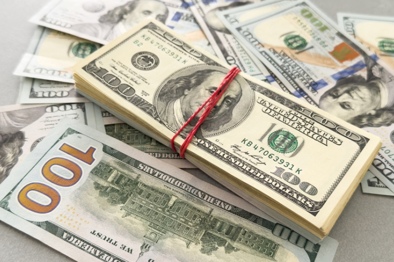 В США призвали лишить Украину денег и раздать их американцам
