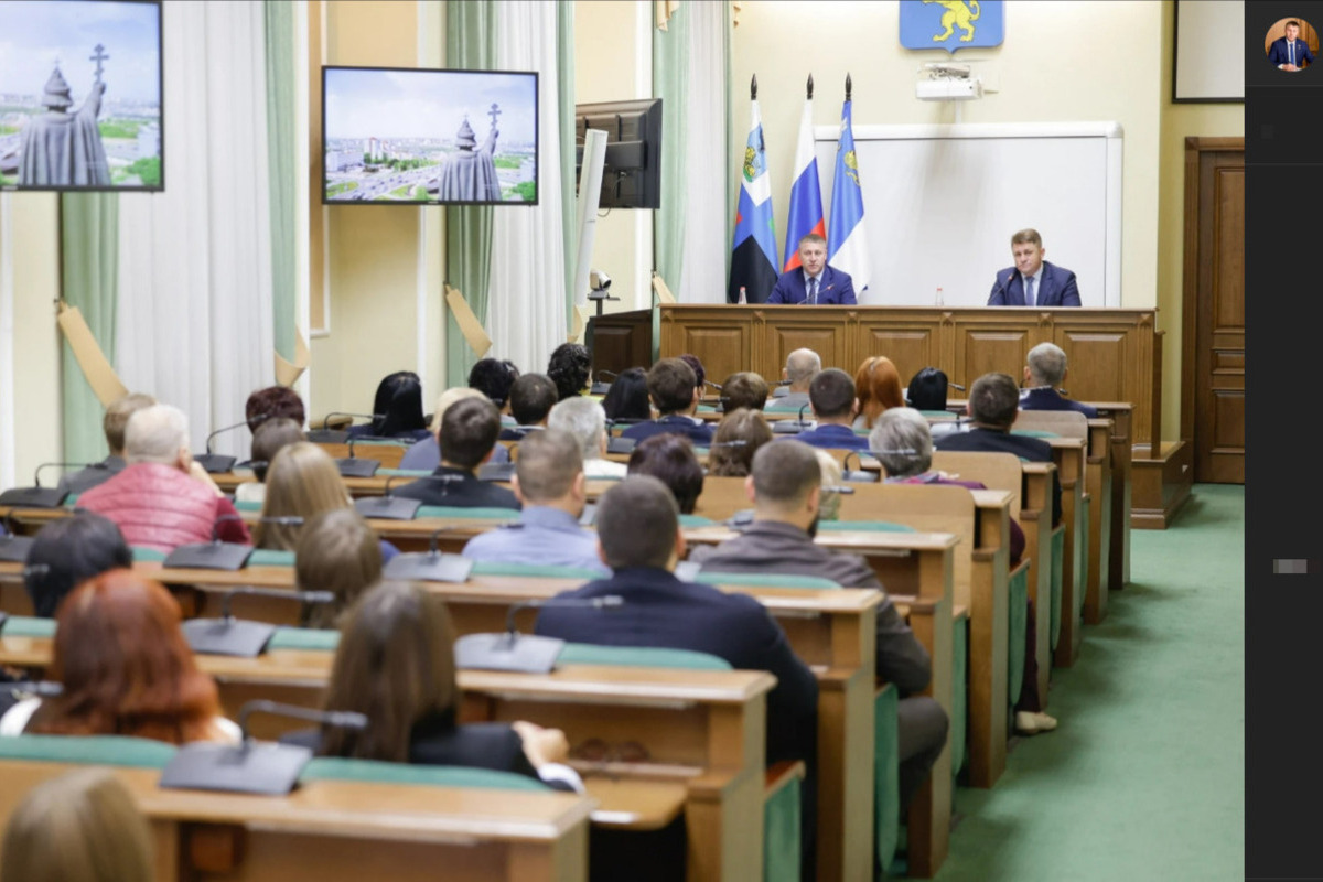 Шуваев обсудил с белгородцами меры безопасности и развитие городской среды
