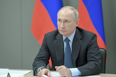 Такаити заявила, что поездка Путина на Курилы осложнила нормализацию отношений
