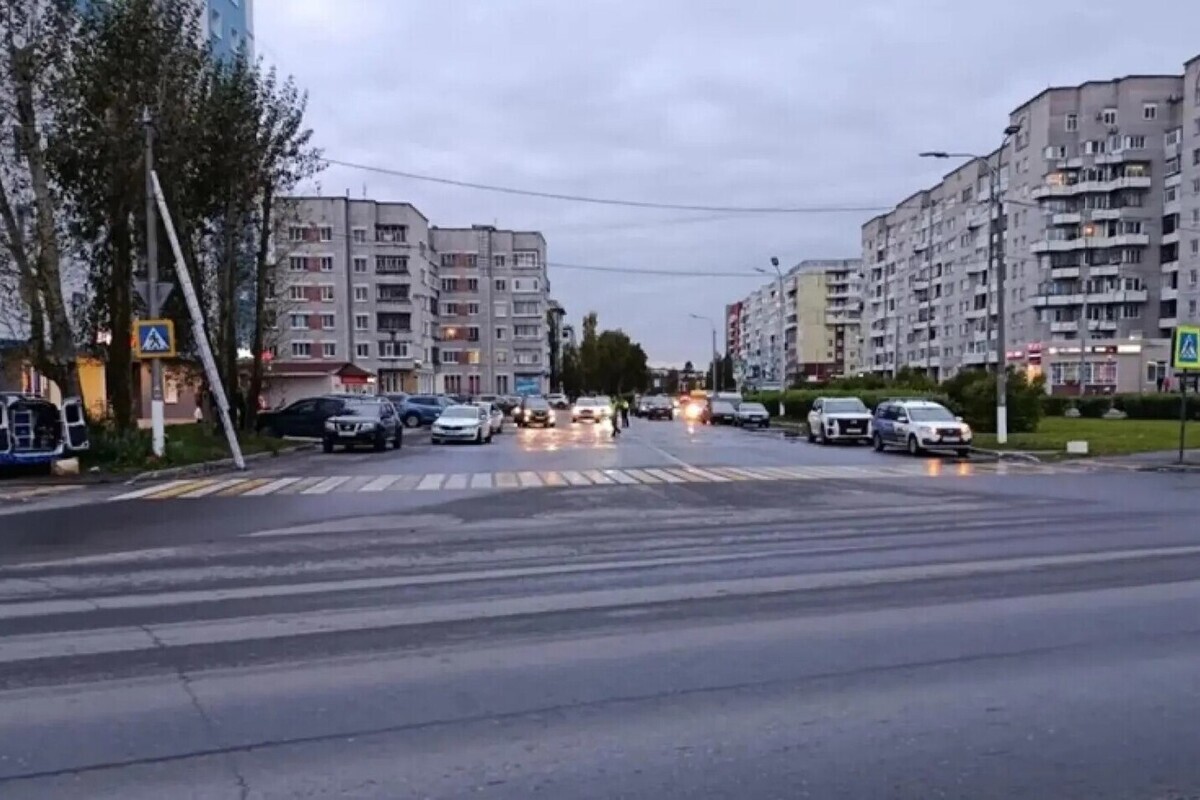 В Северодвинске грузовик оборвал провод, который упал на ребенка