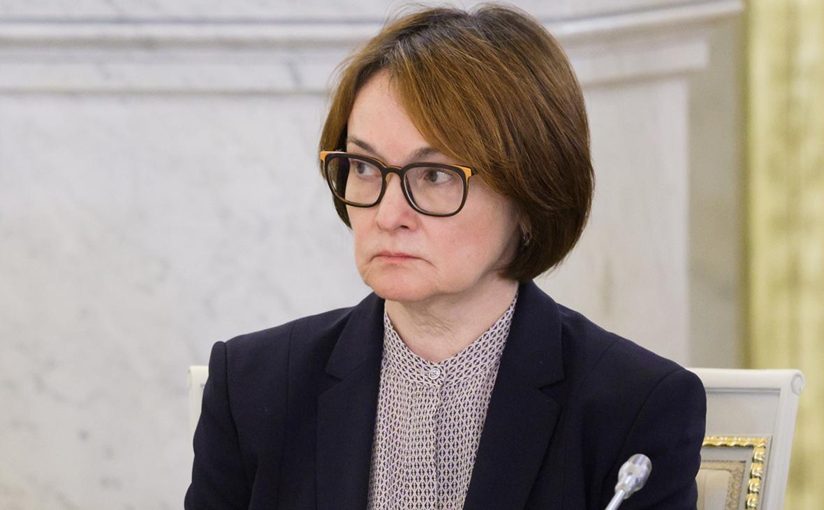 ЦБ выступил за сохранение умеренно жестких денежно-кредитных условий