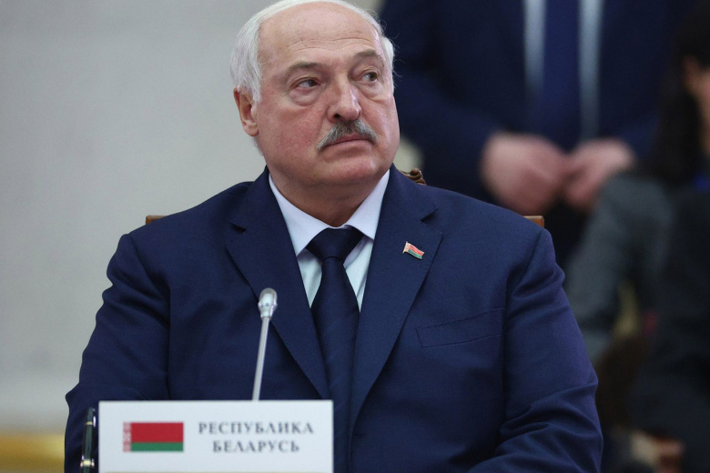 Мать тройняшек напомнила Лукашенко об обещании