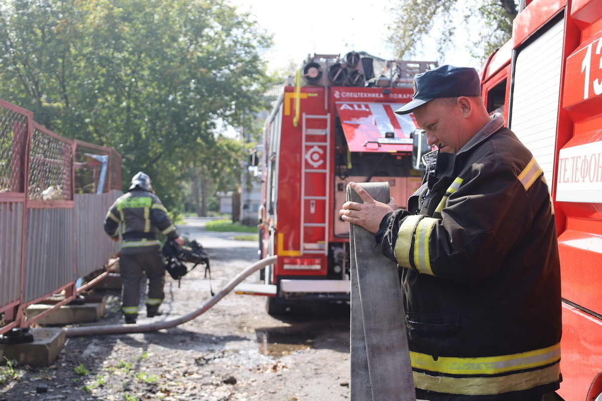Два комбайна сгорели в один день в полях двух районов Алтайского края