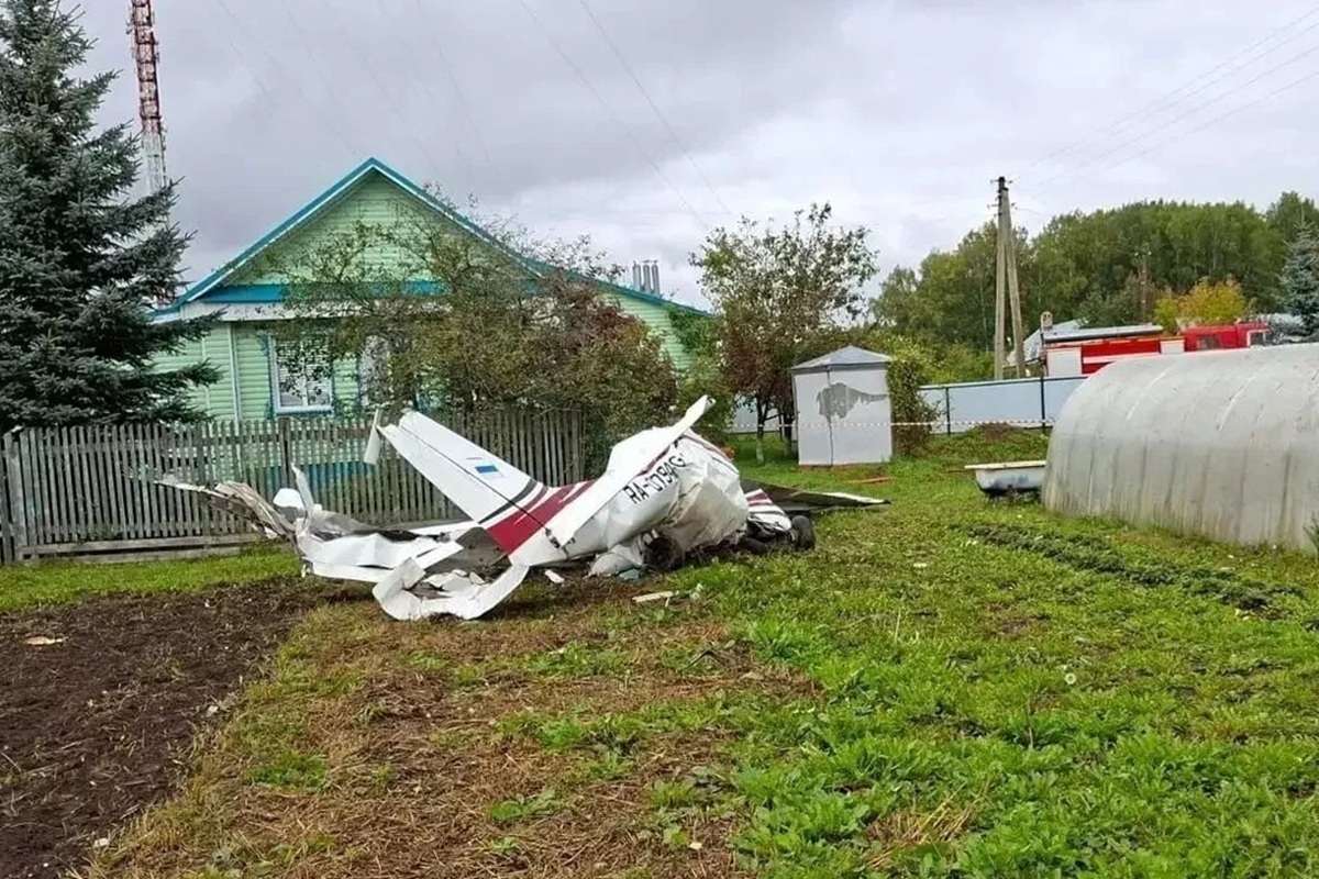 В Татарстане назвали возможную причину крушения самолета в огороде