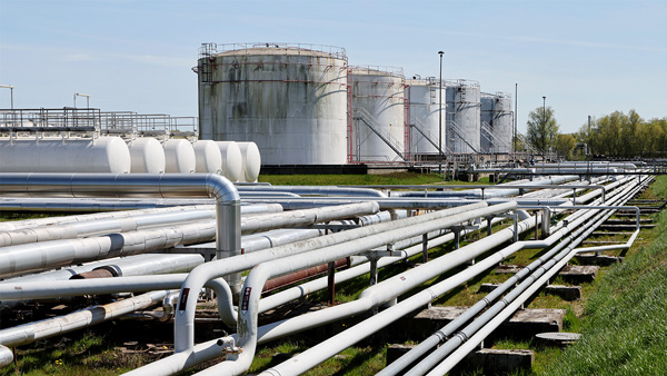 Китай жадно скупает русскую нефть
