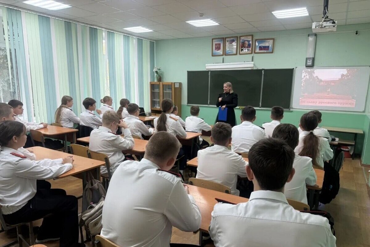 Дмитрий Гурьянов встретился с кадетами гимназии «САН»