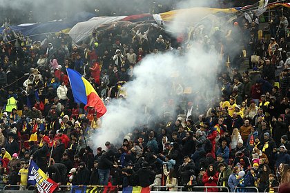 Федерация футбола Румынии ввела черную карточку для зрителей