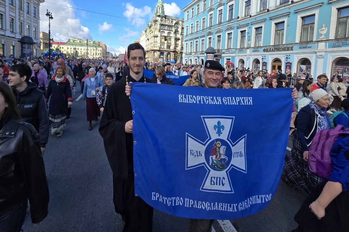 Православные из Ленобласти приняли участие в Александро-Невском крестном ходе