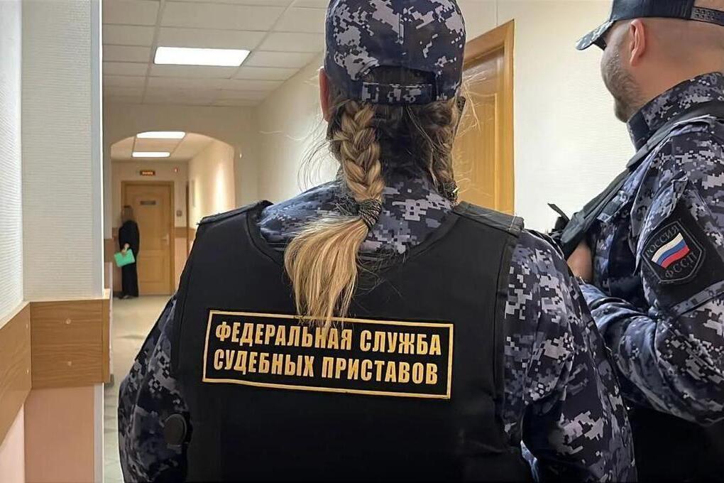 Обвиняемого в расправе над школьником из Горелово доставили в суд