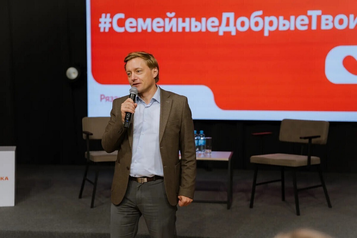 Денис Боков принял участие в открытии семейного волонтерского интенсива в Рязани