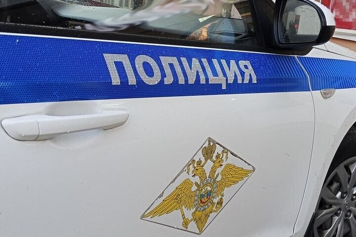 Неадекват напал на молодую пару после разговора