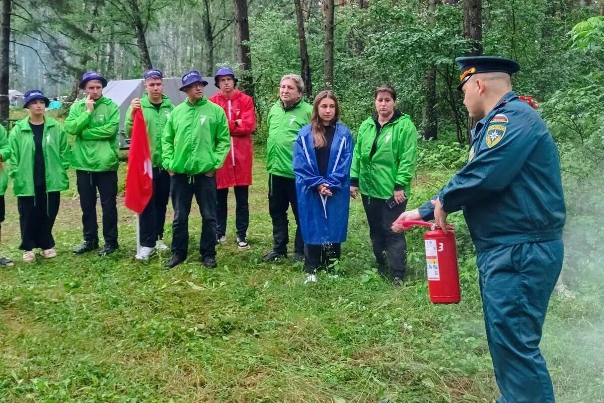 Орловские спасатели провели инструктаж участников туристического слёта