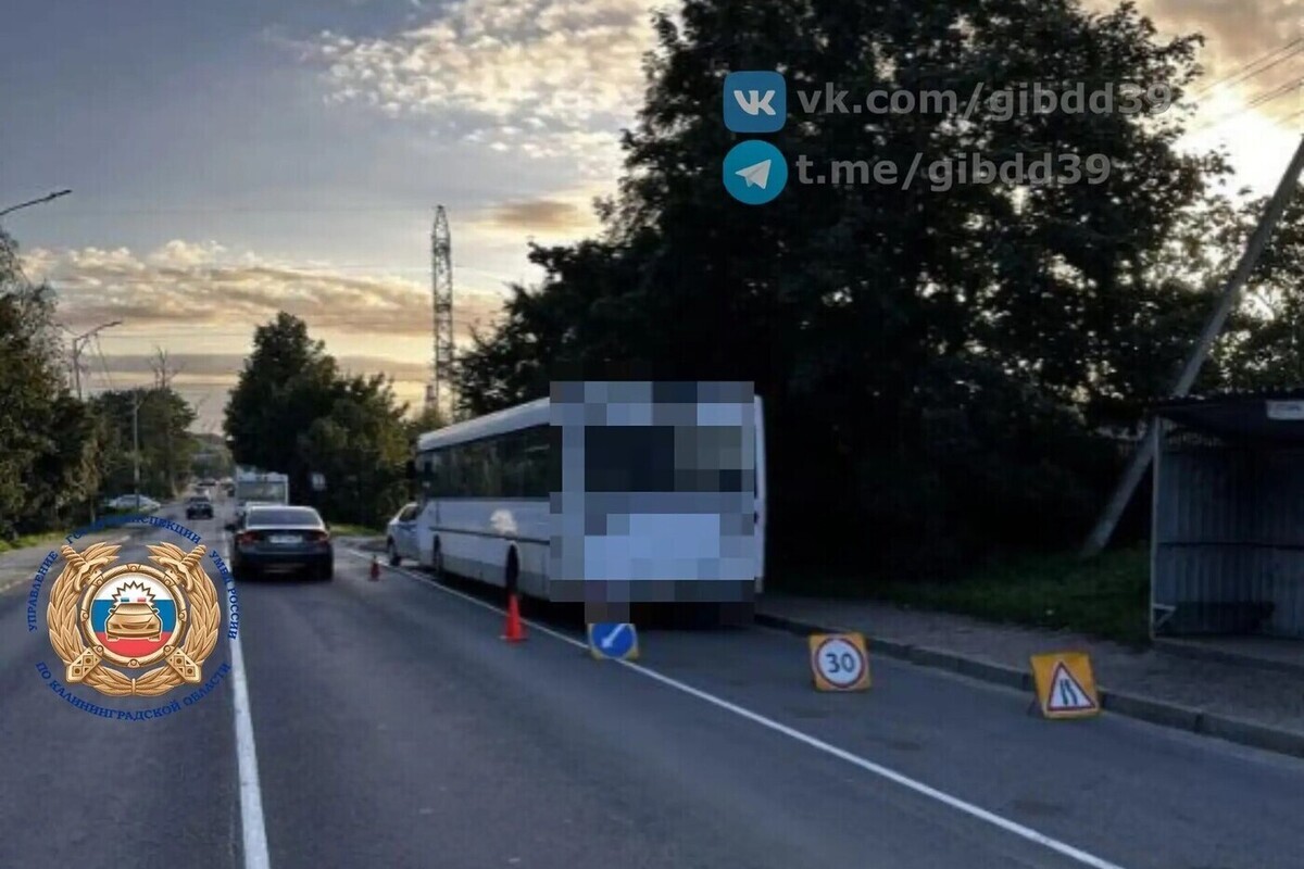 Резкий старт автобуса под Гурьевском оставил пенсионерку с травмами