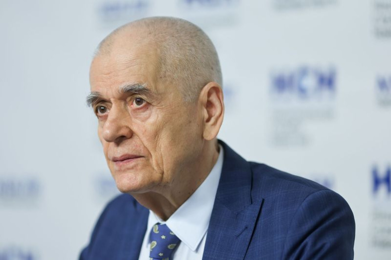 Онищенко назвал действенный способ защитить школьников от инфекций