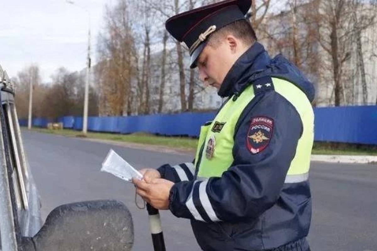 Жителям Калмыкии напомнили о правилах безопасности на дорогах осенью