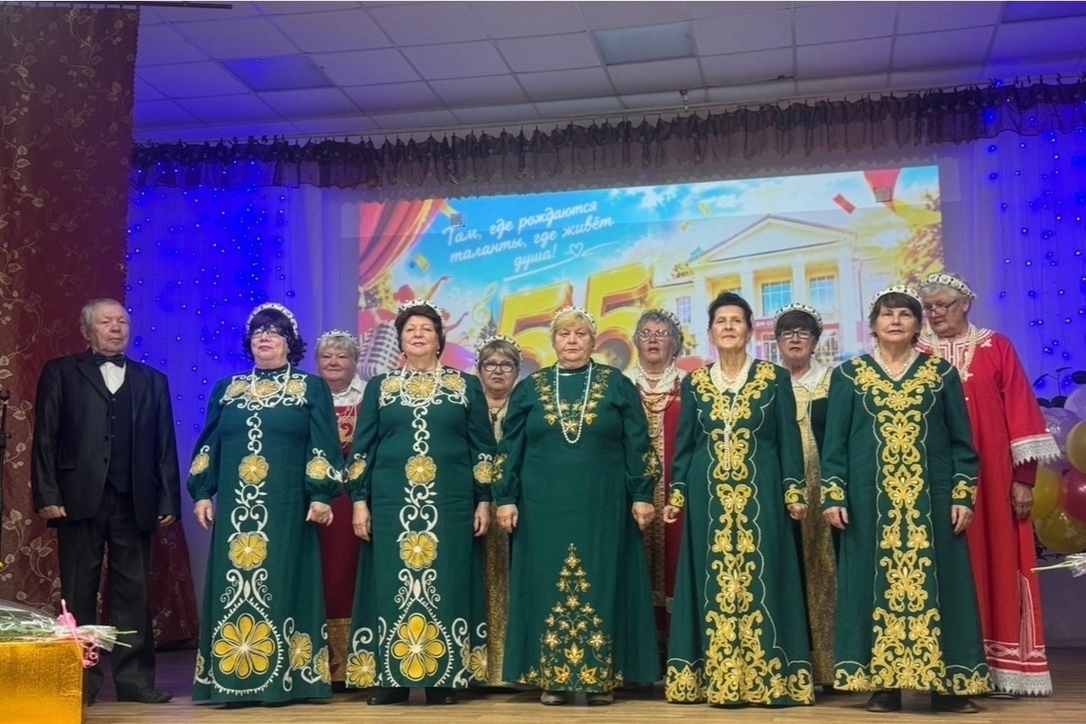В Маловишерском округе отметили 55-летие Бургинского сельского Дома культуры