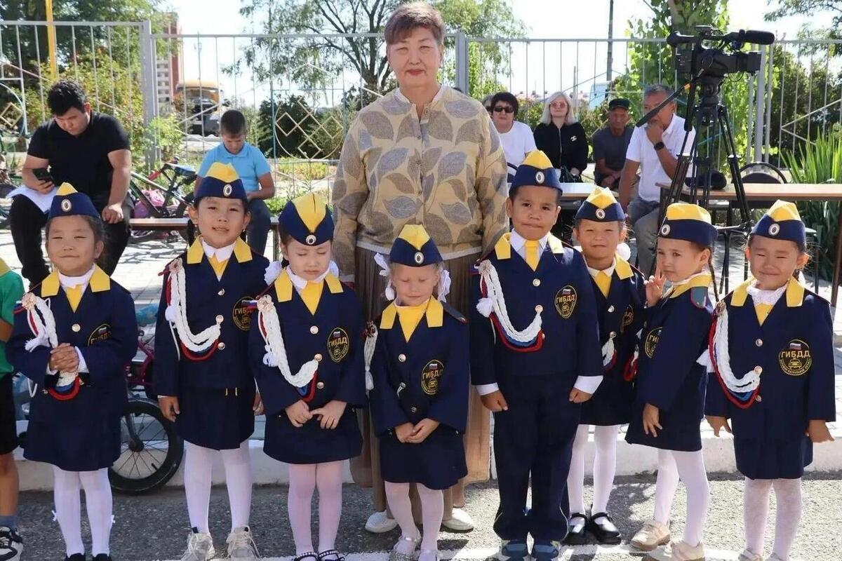 Юные инспекторы Калмыкии сдали экзамен на безопасность