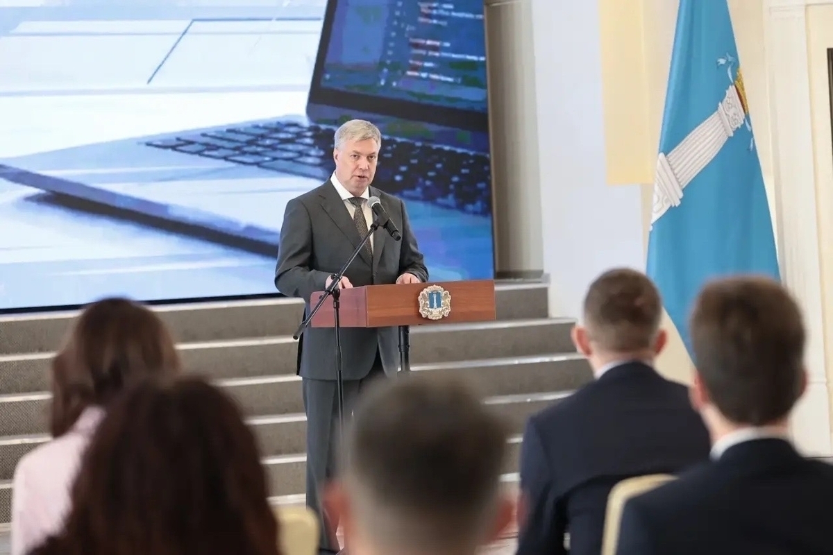Алексей Русских не смог упрочить позиции в рейтинге влияния губернаторов перед сентябрьскими выборами
