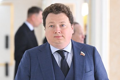 Сенатор заявил об ускорении глобальной дедолларизации
