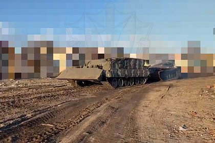 Единственную БРЭМ «Атлет» ВСУ спрятали от дронов в «кустах»