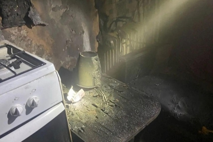 Электрочайник едва не стал причиной пожара в доме под Курском