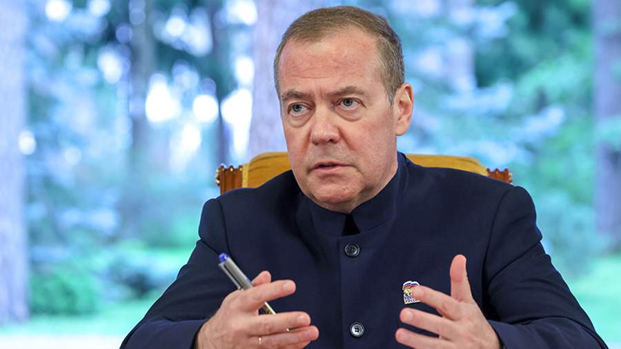 Медведев подчеркнул неизменную принадлежность Курильских островов России