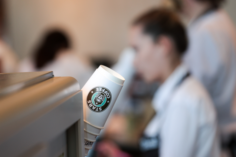 Знаменитый ресторатор обвинил Starbucks в нечестной конкуренции