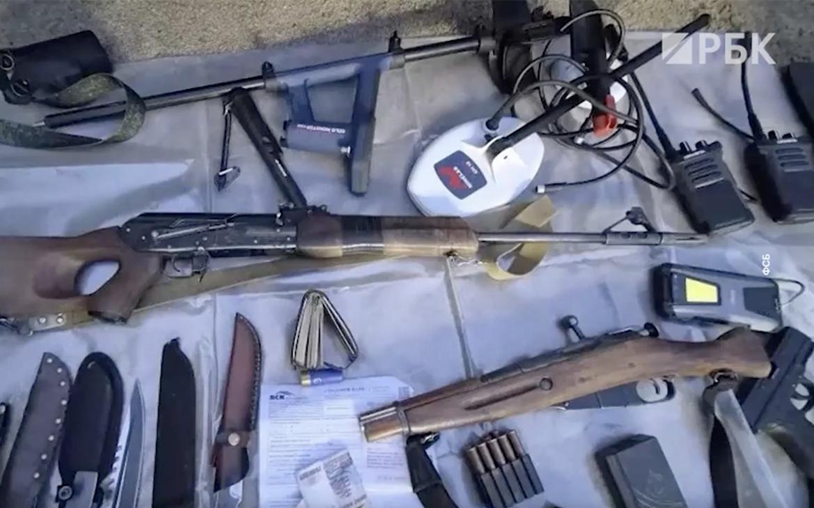 ФСБ показала кадры задержания нелегальных оружейников. Видео