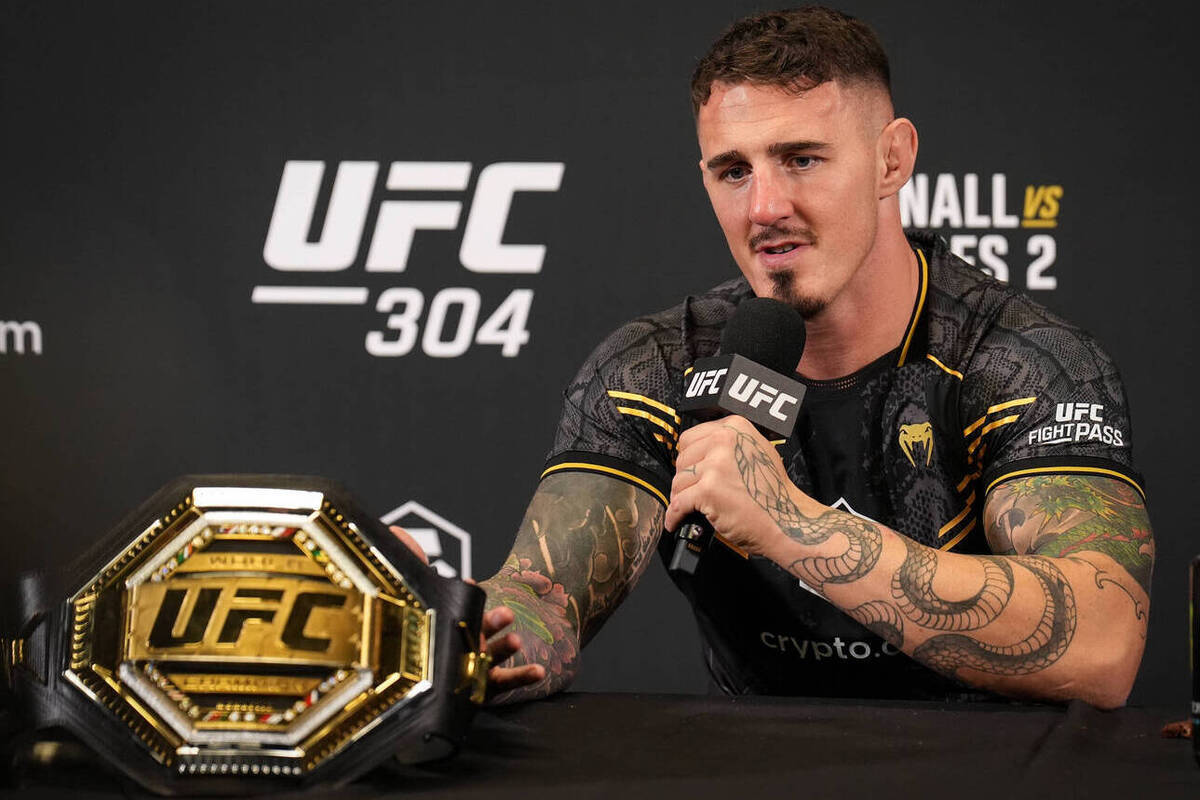 Чемпион UFC в тяжелом весе отказался от титула