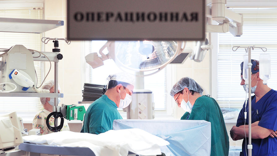 Стало известно состояние петербурженки, пострадавшей от нападения незнакомца с ножом