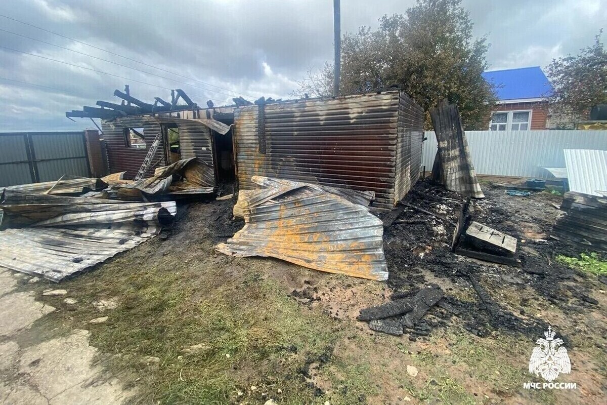 В хозяйстве Моркинского района сгорели баня, гараж и автомобиль
