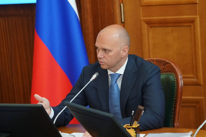 Беспрозванных вручил награды выдающимся калининградцам и их семьям