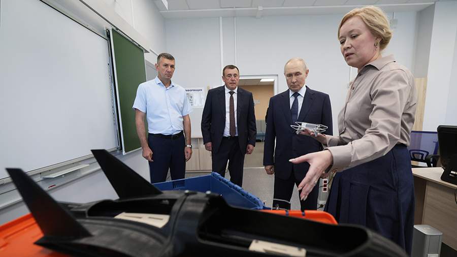 Ямпольская рассказала подробности посещения Путиным школы в Курильске