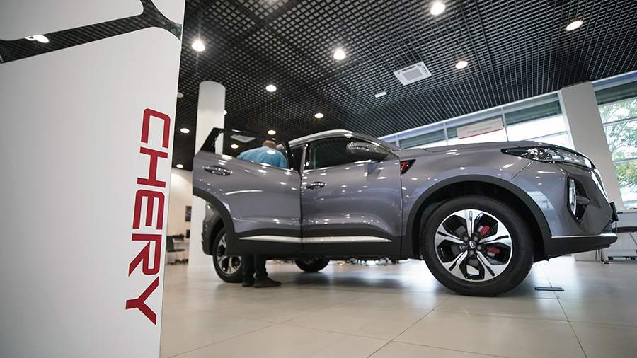 В России продажи у шести автомарок упали минимум в 20 раз