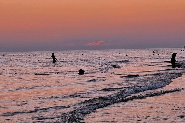 В Анапе 15 сентября запретили купаться в море из-за шторма