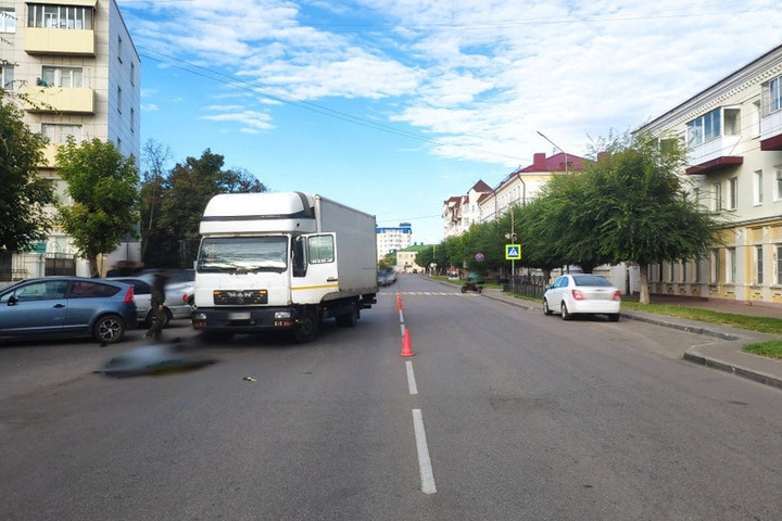 В Тамбове грузовик насмерть сбил женщину на зебре