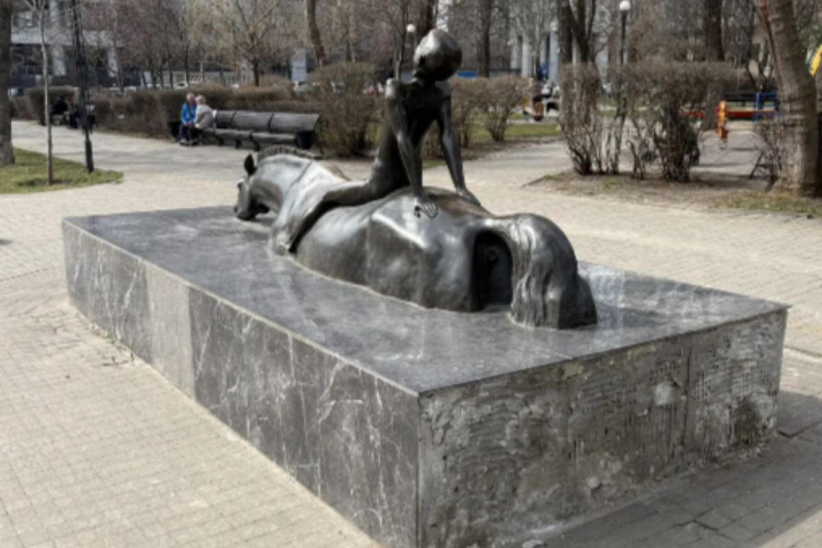 В Ростове за семь млн рублей отремонтируют тротуар и памятники на Набережной