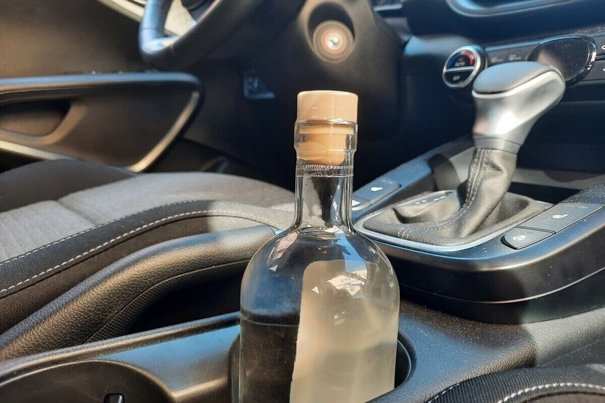 Пестовские автоинспекторы поймали за рулем «Лады» пьяного водителя-рецидивиста