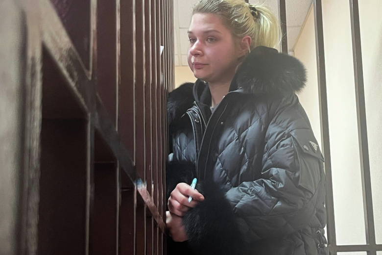 Внучка скандально убитой четы Тарховых вывозила мебель из их квартиры