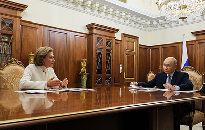 Путин отметил, что "гриппозный сезон" не за горами