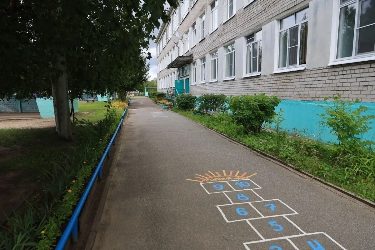 В Архангельске к 1 сентября обновляют пищеблоки, окна и дворы в детсадах