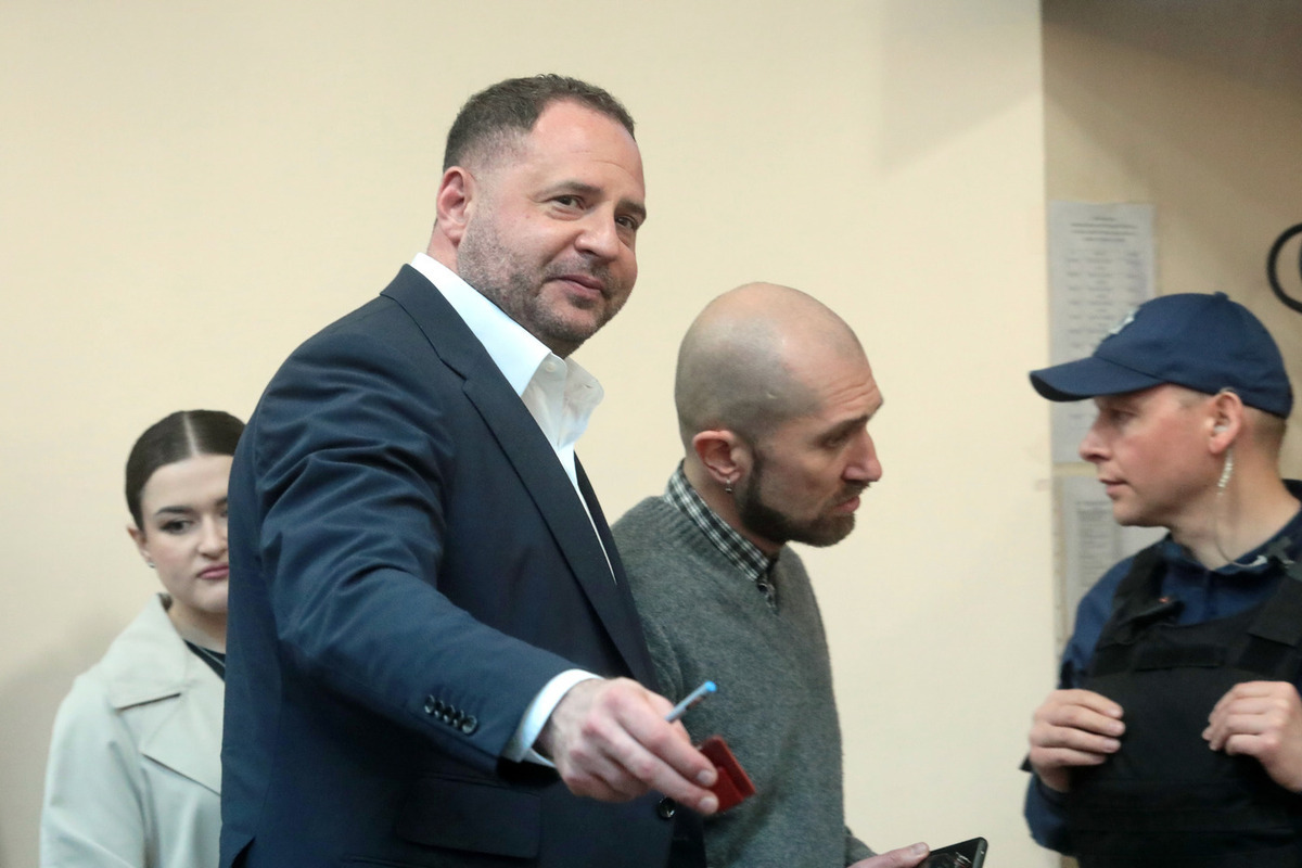 Суд вновь смягчил меру пресечения экс-главе офиса Зеленского Ермаку
