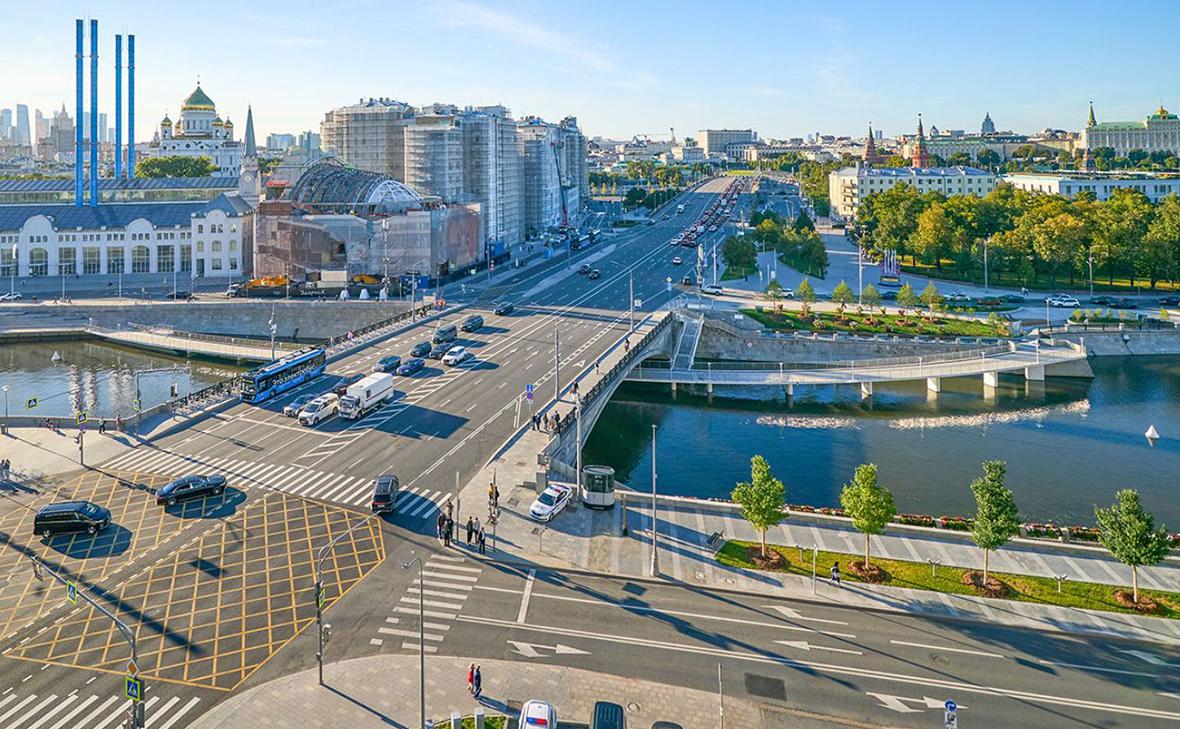Собянин открыл пешеходный мост на Болотной набережной