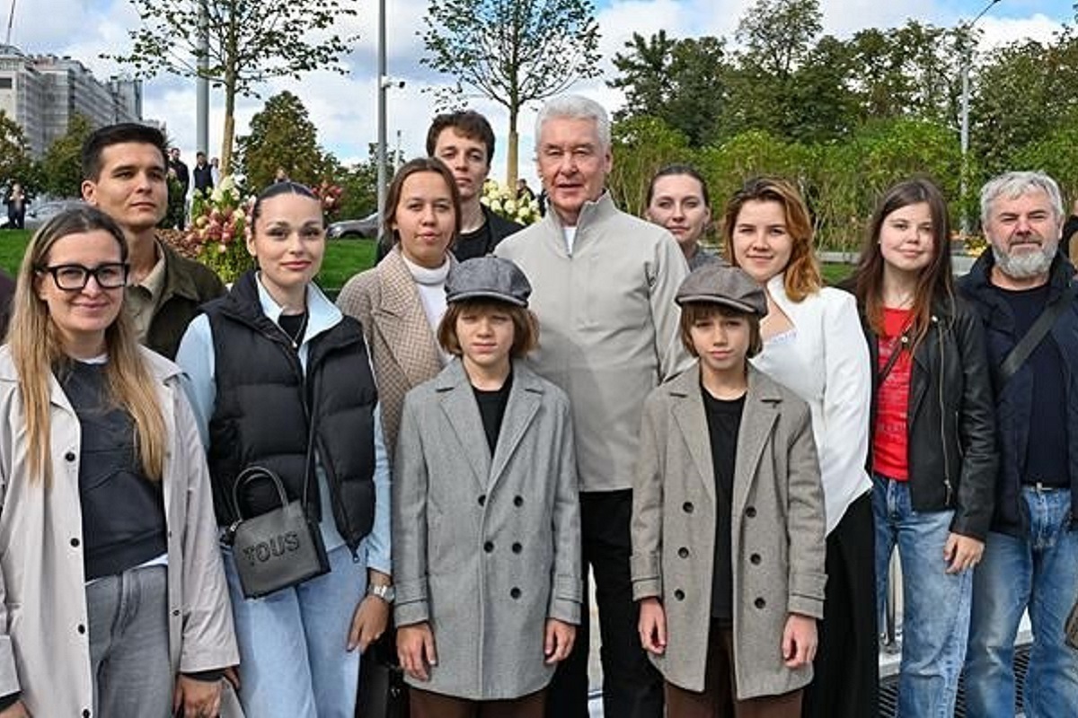Сергей Собянин открыл пешеходный мост в центре Москвы
