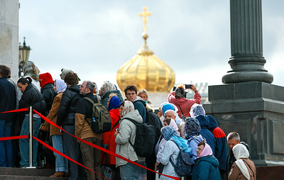 В Москве мощам Спиридона Тримифунтского поклонились 35 200 паломников