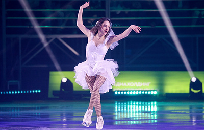 Евгения Медведева провела танцевальный флешмоб на фестивале молодежи
