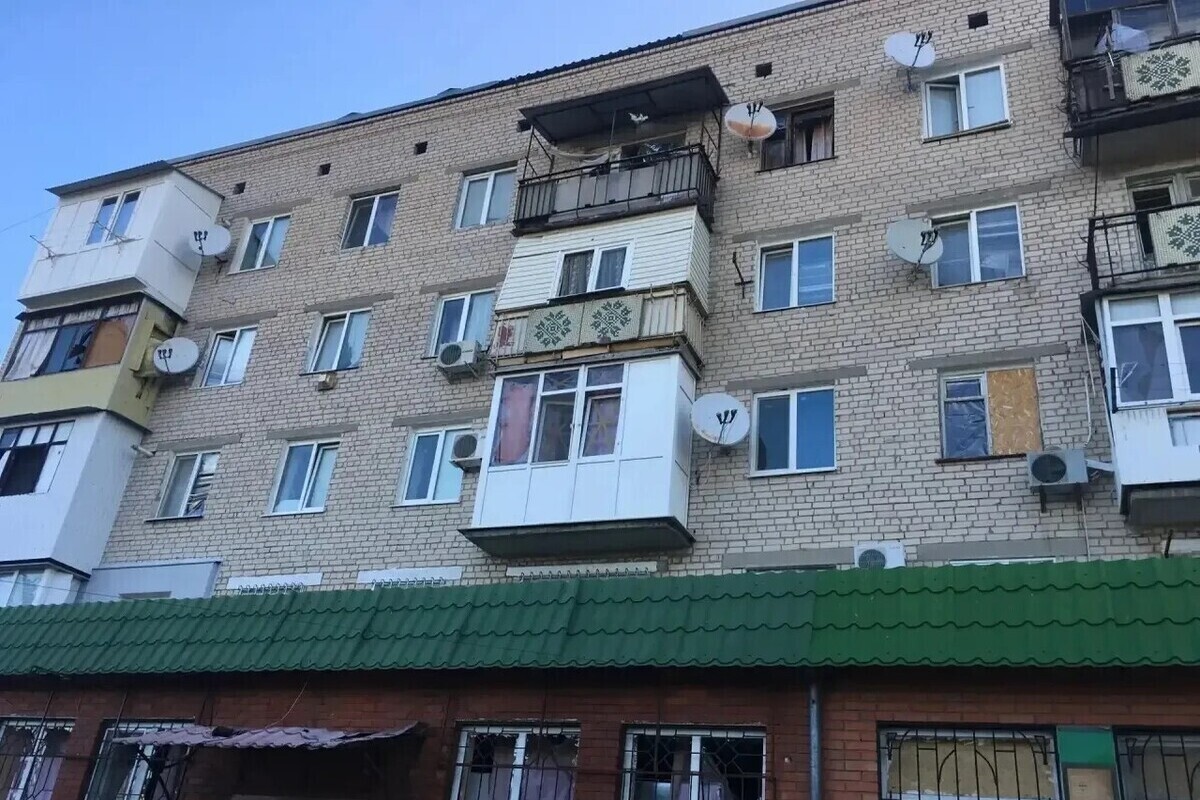 В Новой Каховке поврежден многоэтажный дом из-за атаки ВСУ
