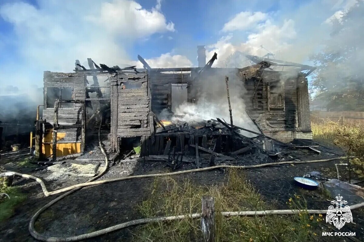 Жилой дом загорелся в Конаково Тверской области