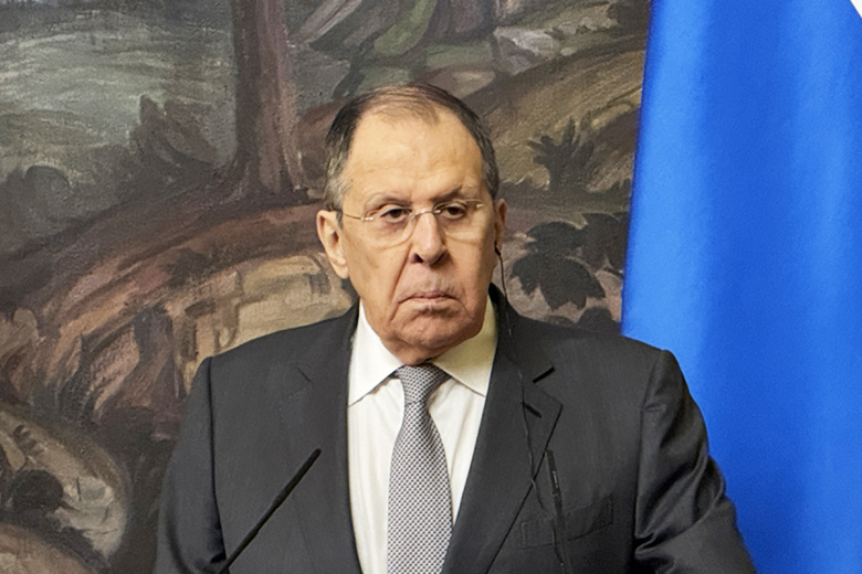 «Острова-то не потонут?»: Лавров шуткой ответил на вопрос о туристах из РФ